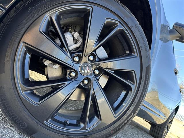 new 2025 Buick Envision car, priced at $40,973