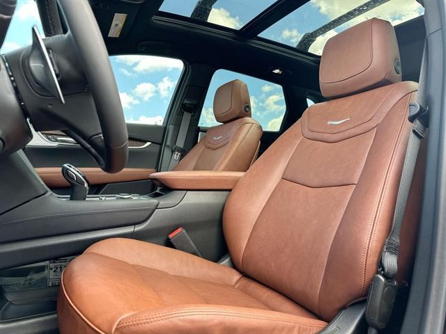 new 2025 Cadillac XT5 car, priced at $64,450