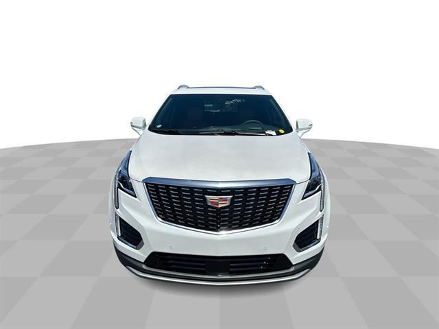 new 2025 Cadillac XT5 car, priced at $52,090
