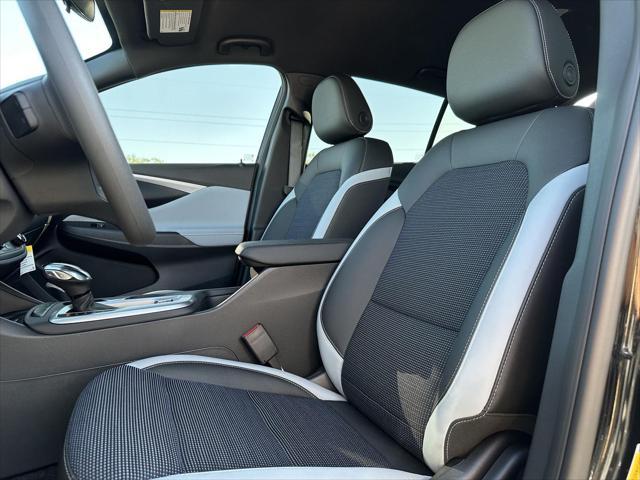 new 2025 Buick Envista car, priced at $23,536