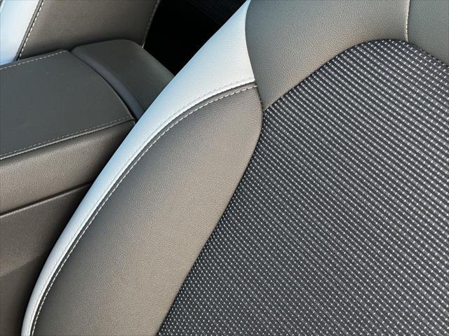 new 2025 Buick Envista car, priced at $23,536