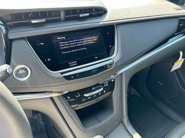 new 2025 Cadillac XT6 car, priced at $43,465