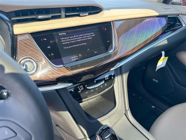 new 2025 Cadillac XT6 car, priced at $66,165