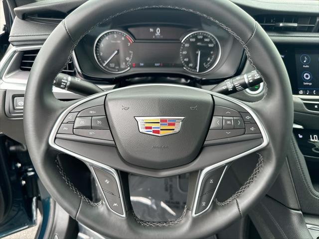 new 2025 Cadillac XT5 car, priced at $40,315