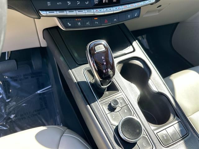 used 2022 Cadillac XT4 car, priced at $25,990