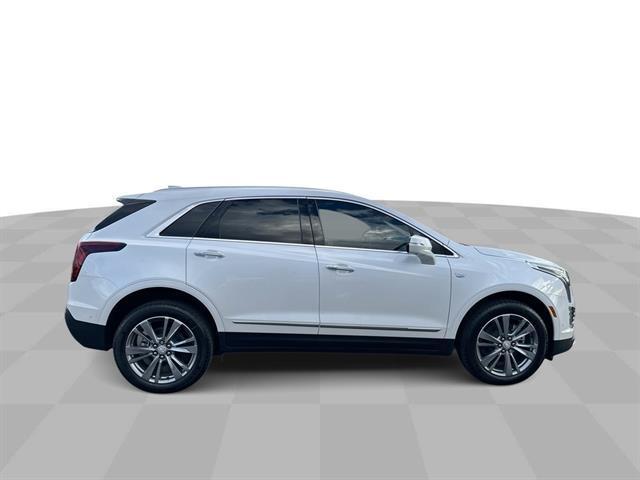 new 2025 Cadillac XT5 car, priced at $52,590