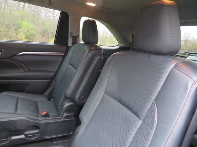 used 2015 Toyota Highlander car, priced at $19,977