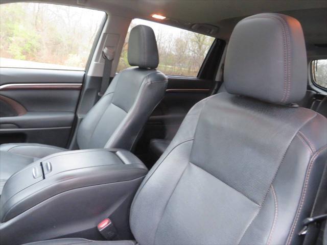 used 2015 Toyota Highlander car, priced at $19,977