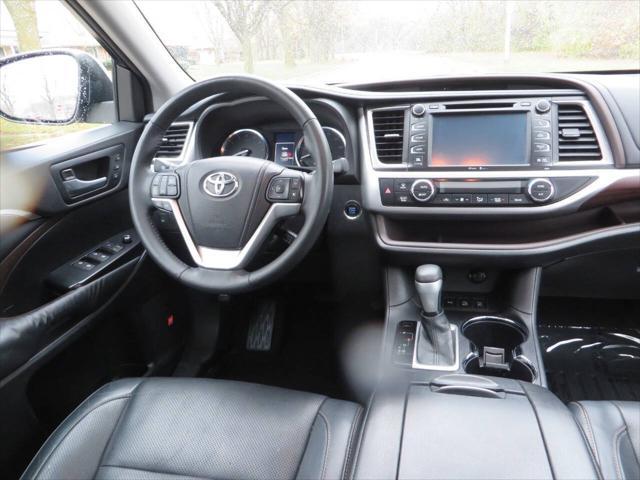 used 2015 Toyota Highlander car, priced at $19,977