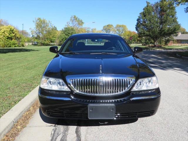 used 2007 Lincoln Town Car car, priced at $14,977