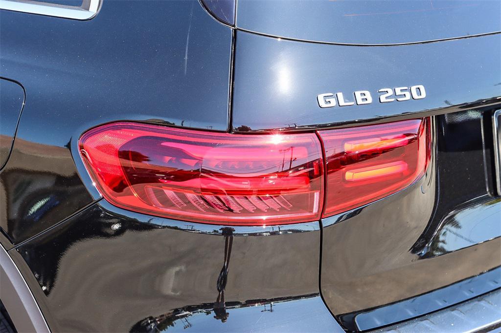 new 2025 Mercedes-Benz GLB 250 car, priced at $47,720