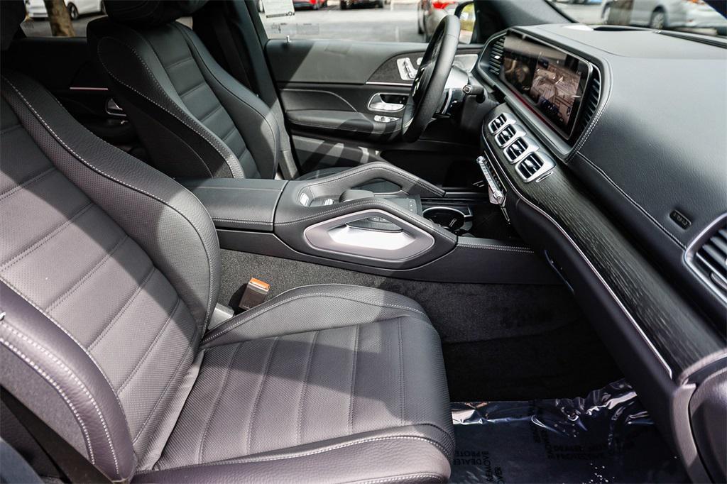 new 2026 Mercedes-Benz GLS 580 car, priced at $120,570