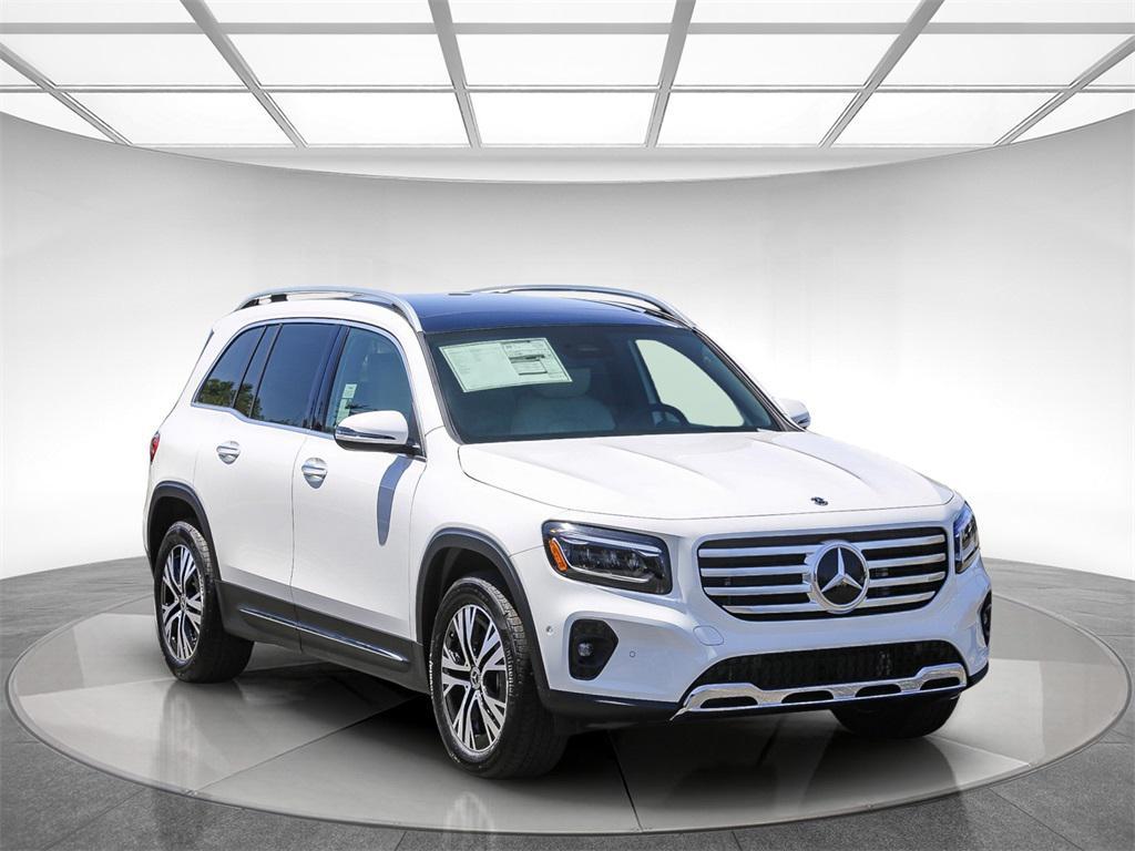 new 2024 Mercedes-Benz GLB 250 car, priced at $48,620