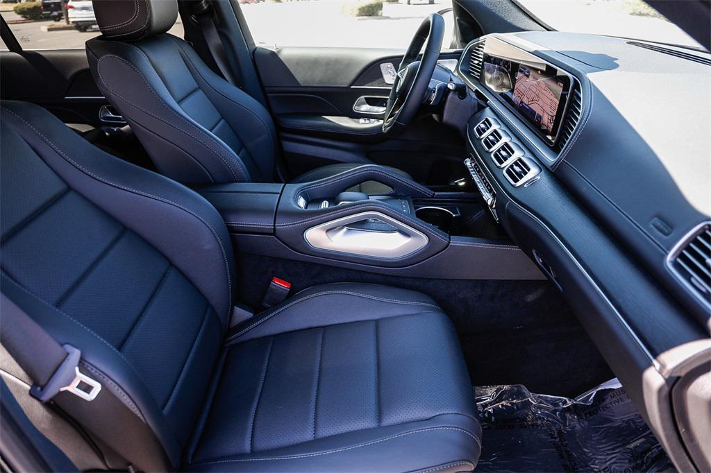 new 2024 Mercedes-Benz GLS 450 car