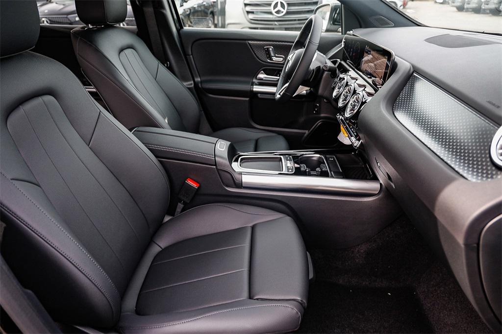 new 2025 Mercedes-Benz GLA 250 car, priced at $45,845