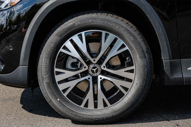 new 2025 Mercedes-Benz GLA 250 car, priced at $47,295