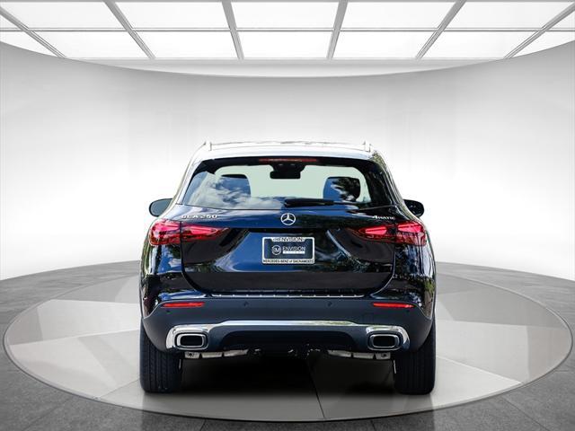 new 2025 Mercedes-Benz GLA 250 car, priced at $47,295