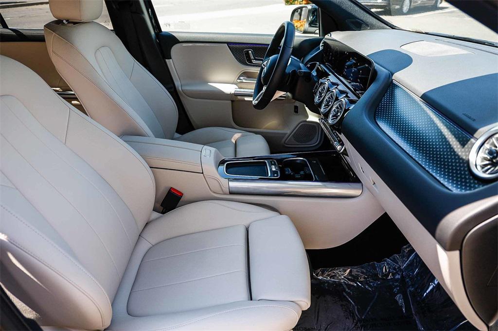 used 2025 Mercedes-Benz GLA 250 car, priced at $32,300