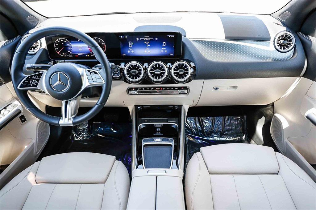 used 2025 Mercedes-Benz GLA 250 car, priced at $32,300