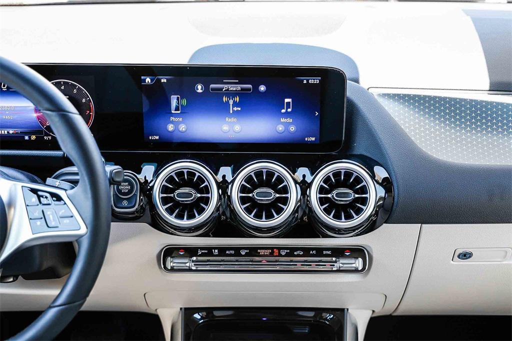 used 2025 Mercedes-Benz GLA 250 car, priced at $32,300