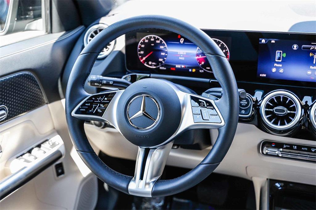 used 2025 Mercedes-Benz GLA 250 car, priced at $32,300