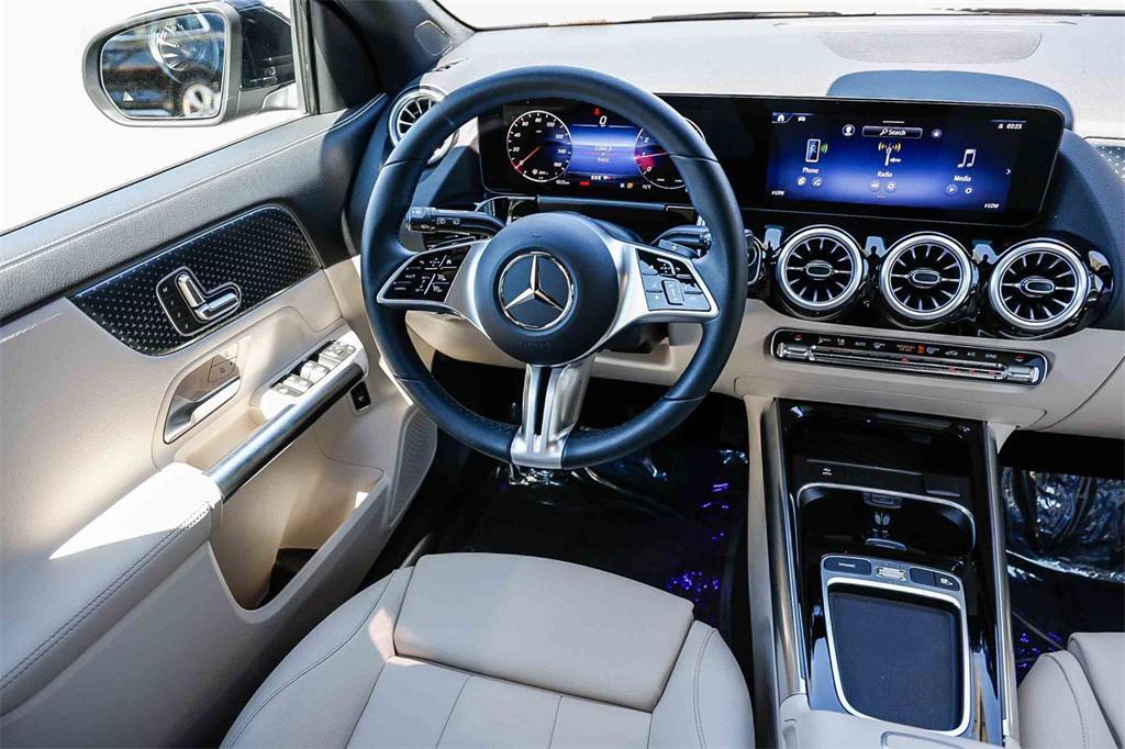 used 2025 Mercedes-Benz GLA 250 car, priced at $32,300