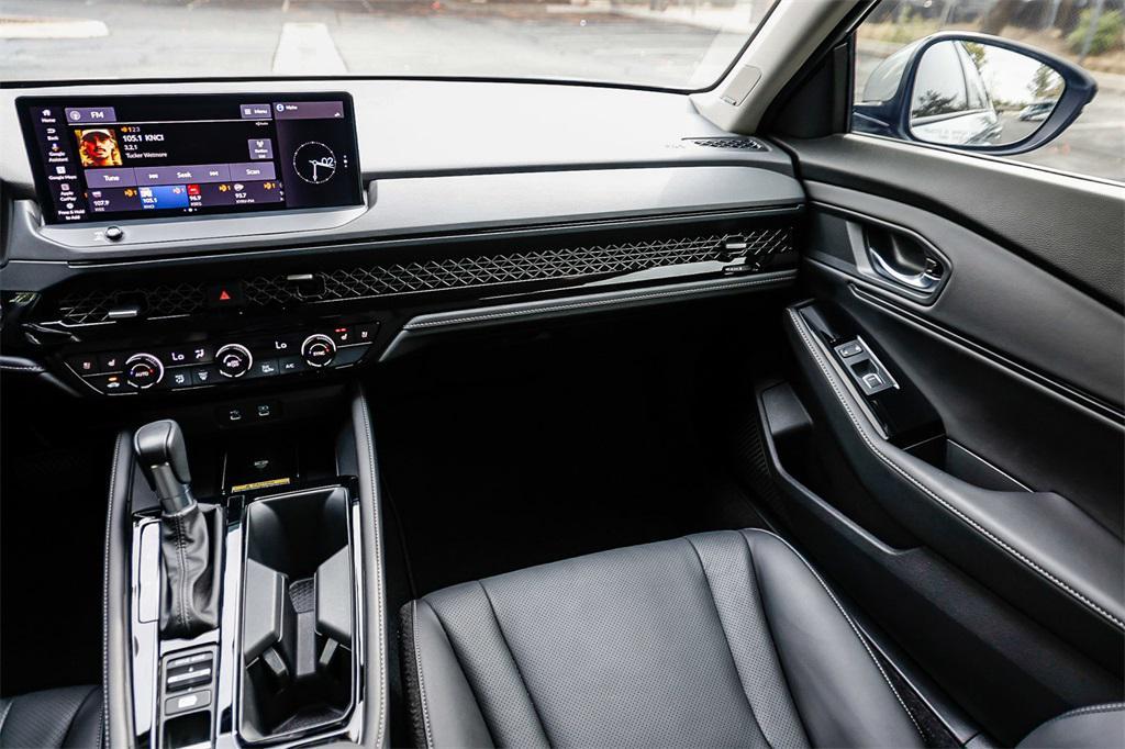 new 2026 Mercedes-Benz EQS 400 car, priced at $99,805