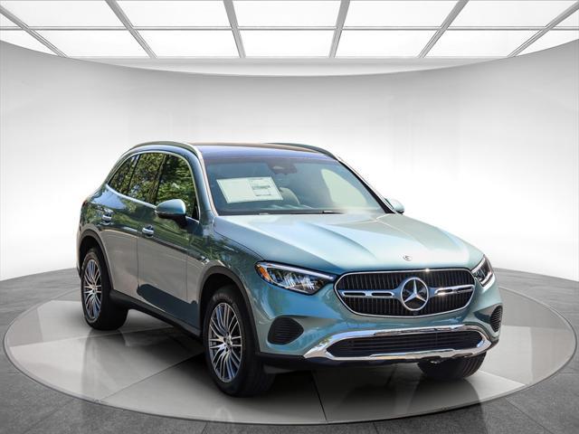 new 2025 Mercedes-Benz GLC 300 car, priced at $54,425