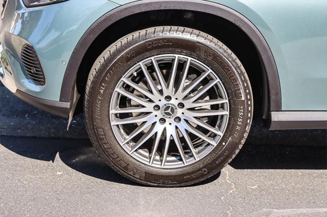 new 2025 Mercedes-Benz GLC 300 car, priced at $54,425