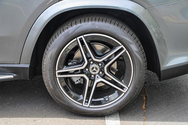 new 2025 Mercedes-Benz GLS 450 car, priced at $95,865