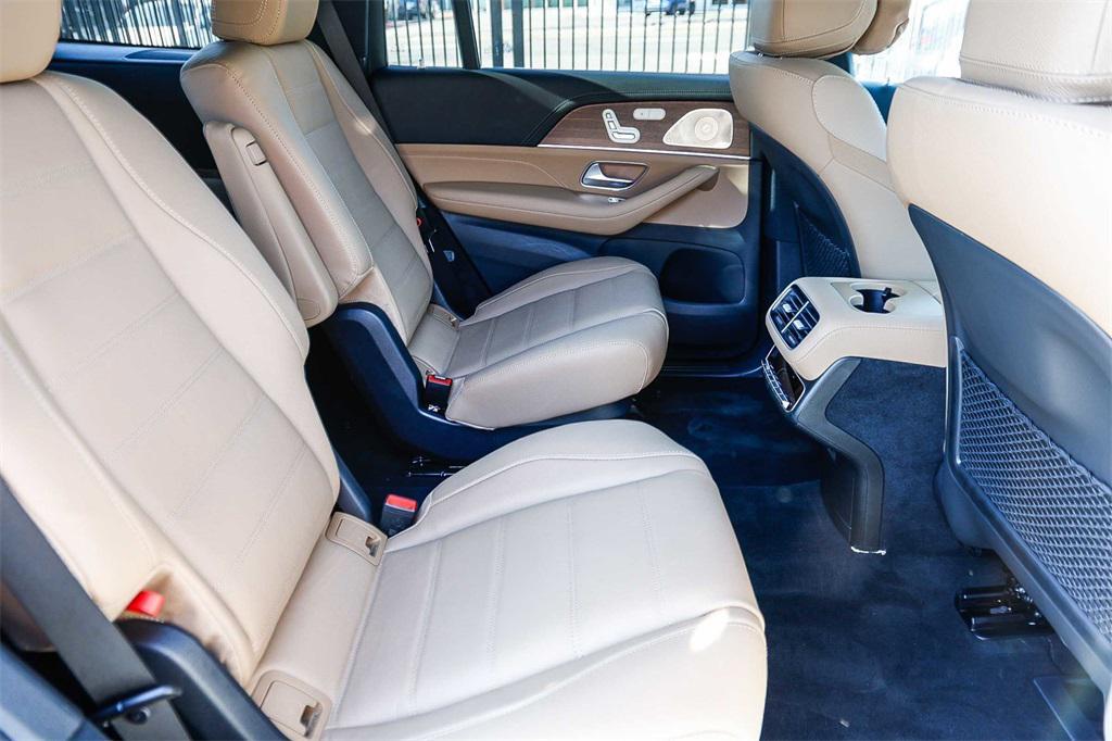 new 2026 Mercedes-Benz GLS 580 car, priced at $121,200