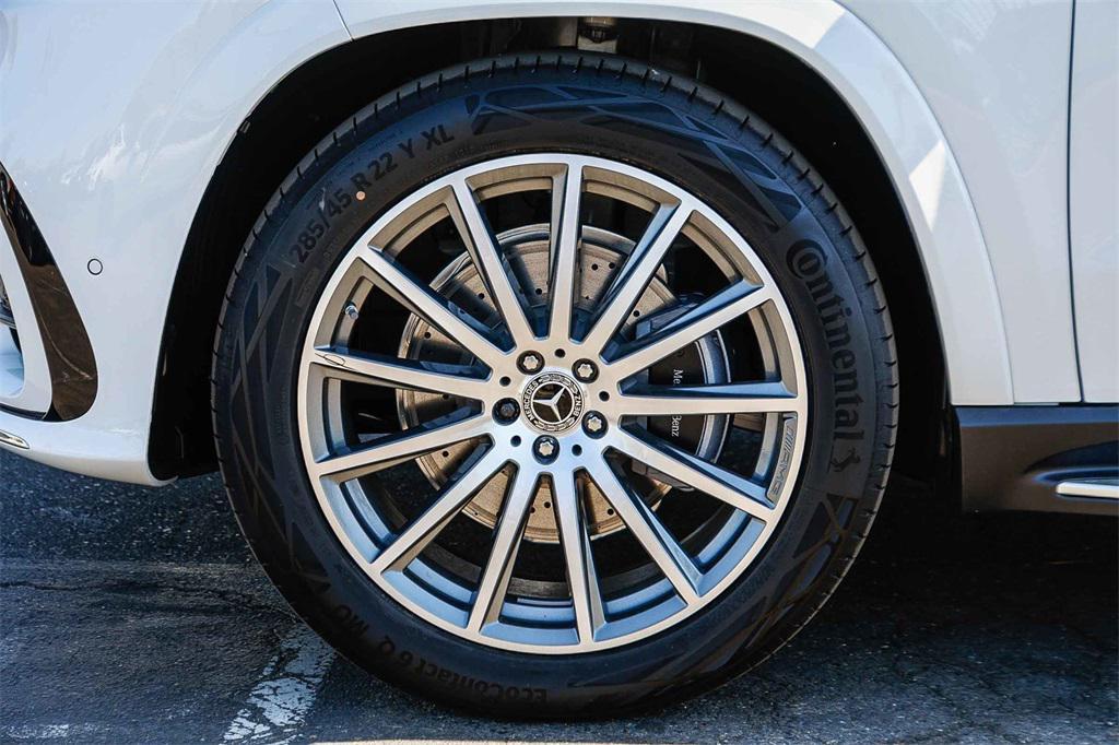 new 2026 Mercedes-Benz GLS 580 car, priced at $121,200