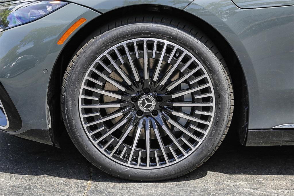 new 2024 Mercedes-Benz EQS 580 car, priced at $139,610