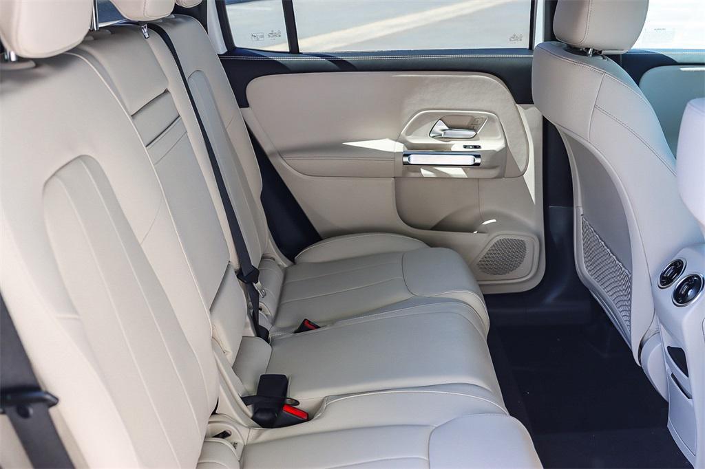 new 2025 Mercedes-Benz GLB 250 car, priced at $46,550