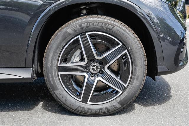 new 2025 Mercedes-Benz GLC 300 car, priced at $57,110