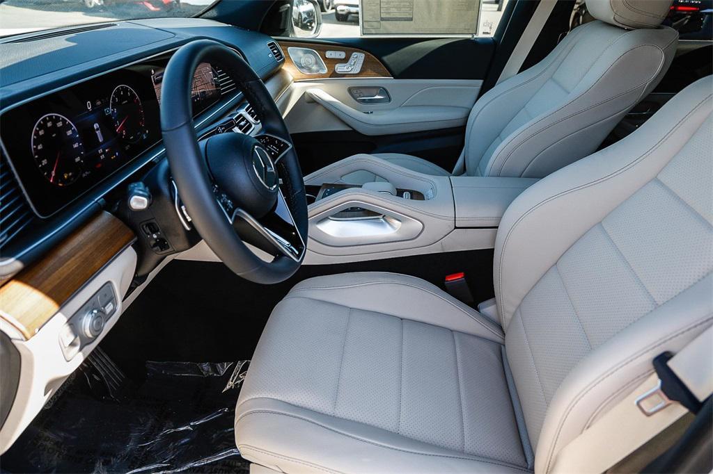 new 2024 Mercedes-Benz GLS 450 car