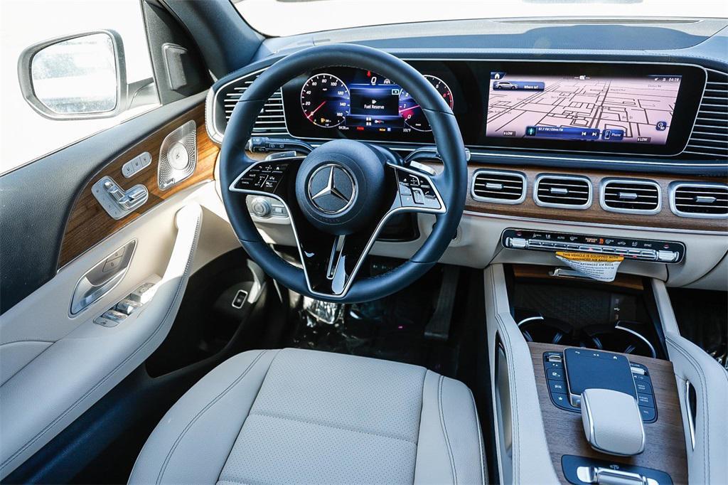 new 2024 Mercedes-Benz GLS 450 car