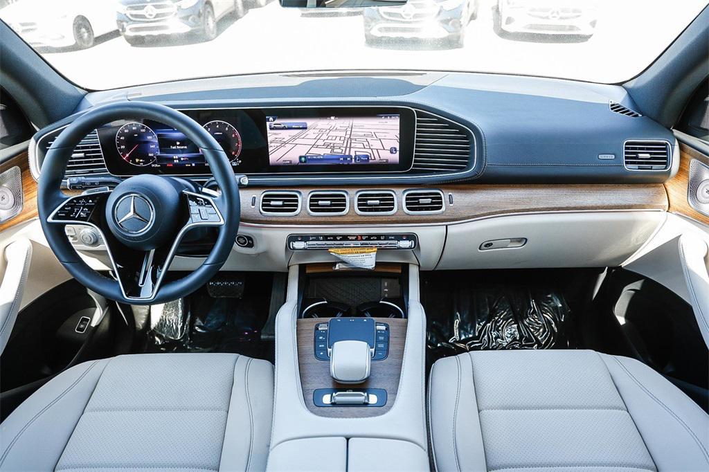 new 2024 Mercedes-Benz GLS 450 car