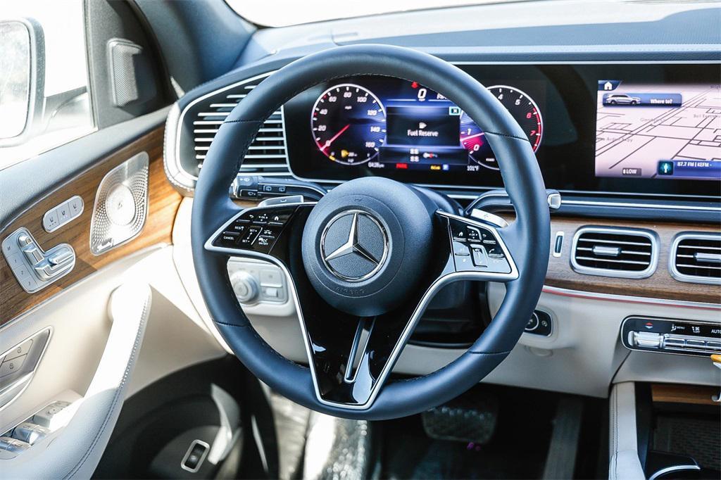 new 2024 Mercedes-Benz GLS 450 car