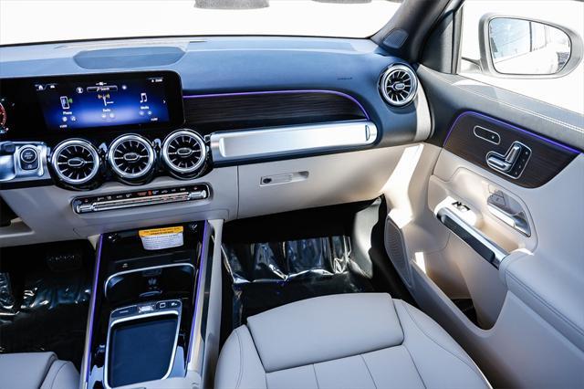 new 2025 Mercedes-Benz GLB 250 car, priced at $50,020