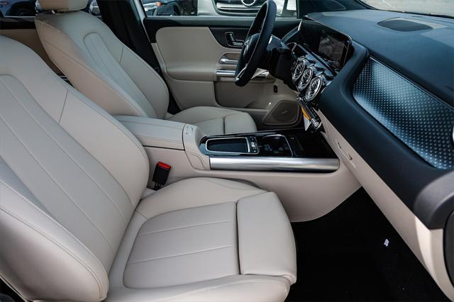 new 2025 Mercedes-Benz GLA 250 car, priced at $45,845