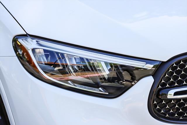 new 2025 Mercedes-Benz GLC 300 car, priced at $60,955