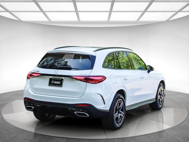 new 2025 Mercedes-Benz GLC 300 car, priced at $60,955