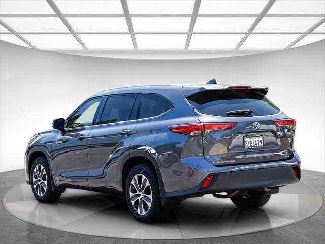 used 2021 Toyota Highlander Hybrid car, priced at $33,995