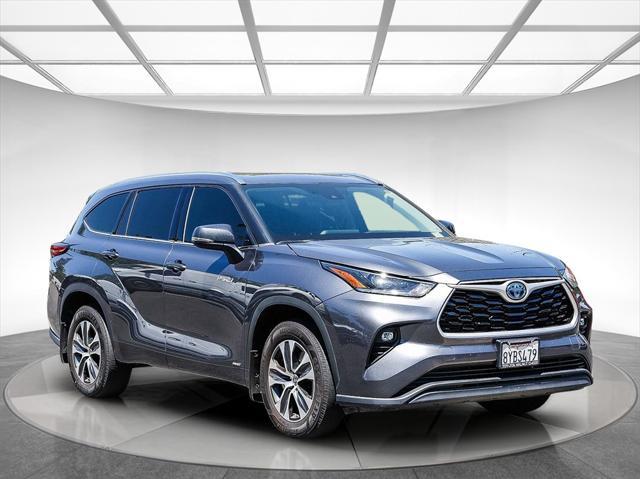 used 2021 Toyota Highlander Hybrid car, priced at $33,995