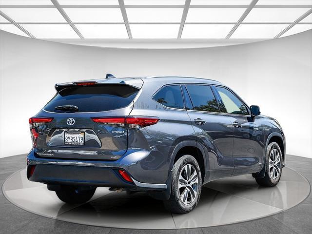 used 2021 Toyota Highlander Hybrid car, priced at $33,995