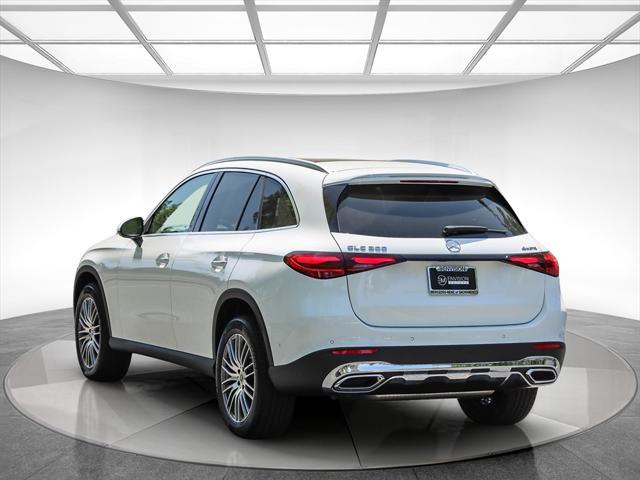 new 2025 Mercedes-Benz GLC 300 car, priced at $55,905