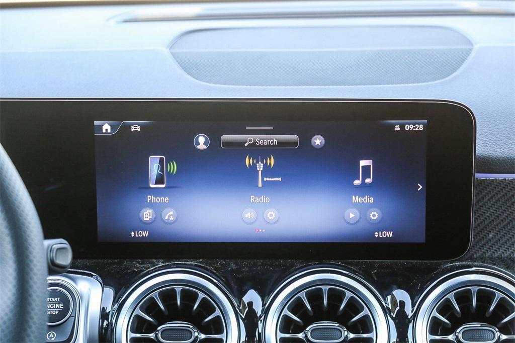 new 2024 Mercedes-Benz GLB 250 car, priced at $52,040