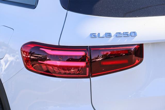 new 2024 Mercedes-Benz GLB 250 car, priced at $52,040