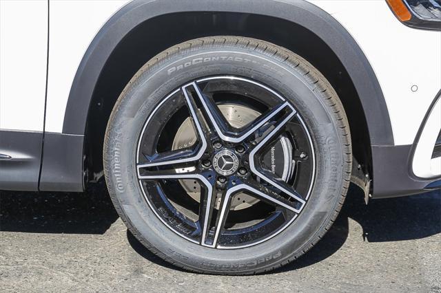 new 2024 Mercedes-Benz GLB 250 car, priced at $52,040